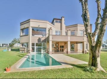Casa de 5 ambientes, Berazategui · Casa en Venta - Greenville