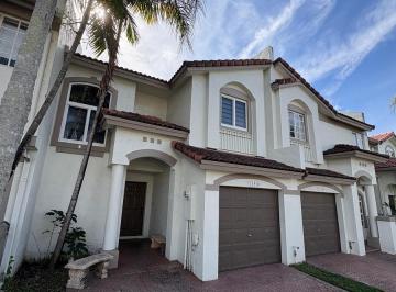 Casa · 4 Ambientes · 1 Cochera · Casa en Miami - Dade