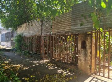 Terreno · 352m² · (V725) Amplio Terreno en Zona Residencial