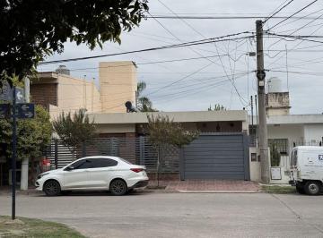 Casa · 200m² · 6 Ambientes · 1 Cochera · Vendo Casa 2 Dorm. Zona Sur. B. Iponá, Cordoba. Apta Crédito