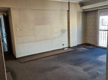 Departamento de 3 ambientes, Lanús · Depto 3 Amb Al Fte a Pasos de Lanusita