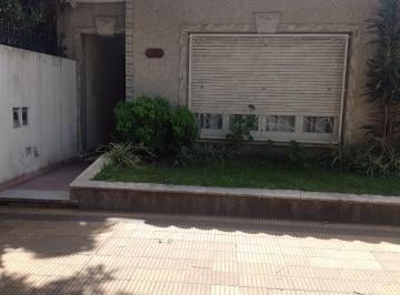 Casa de 6 ambientes, Lomas de Zamora · Casa Excelente Barrio. Acevedo 1923 Entre Godoy Cruz y Araoz