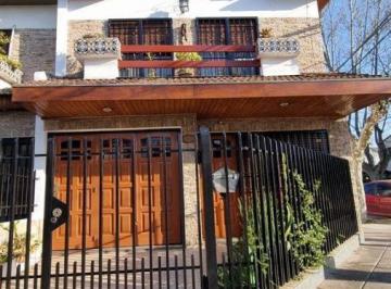Casa · 135m² · 4 Ambientes · 1 Cochera · Duplex de 4 Ambientes en Villa Sarmiento