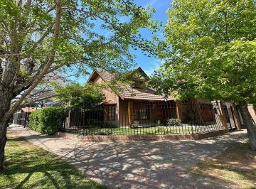Casa · 188m² · 6 Ambientes · Casa en Venta: Conde Zeppelin, Ciudad Jardín