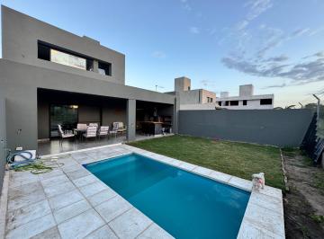 Casa de 4 ambientes, Córdoba · Alucinante Casa Primera Categoria Ubicada en Docta con Piscina