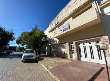 Casa · 215m² · 3 Dormitorios · 1 Cochera · Casa - Barrio 9 de Julio