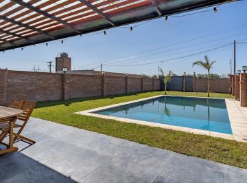 Casa · 322m² · 8 Ambientes · 3 Cocheras · Venta/permuta - Casa - 5 Dorm. - Pileta y Quincho - Palo Alto, Pueblo Esther