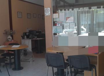 Local comercial , Morón · Moron Local 56 M² Al Frente Sobre Av Rivadavia