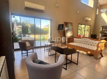Casa · 280m² · 5 Ambientes · Casa en Venta en La Lomada, Pilar, G. B. a. Zona Norte