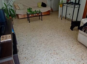 Departamento · 70m² · 3 Ambientes · Dto. 3 Amb. Externo - 70 m². - con 2 Balcones - Centro