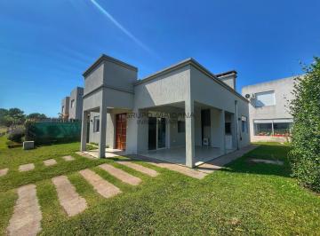 Casa · 68m² · 4 Ambientes · Casa en Monte Hermoso del Este