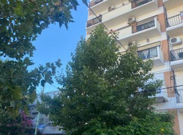 Departamento de 2 ambientes, Villa Real · 2 Amb C/fte