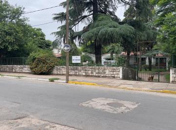Casa · 230m² · 5 Ambientes · 4 Cocheras · Casa en Venta 3 Dorm. en Villa Allende