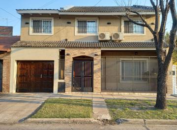 Casa de 6 ambientes, Morón · Casa de 6 Ambientes con Jardin en Castelar