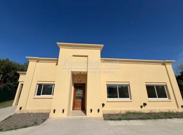 Casa · 151m² · 4 Ambientes · 2 Cocheras · Casa en Venta 4 Ambientes Barrio El Nacional