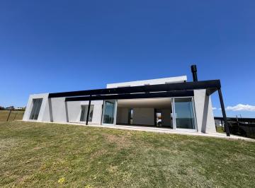 Casa · 198m² · 4 Dormitorios · 2 Cocheras · Venta - Casa 4 Dorm. 3 Baños - Puerto del Aguila - Potrero de Garay
