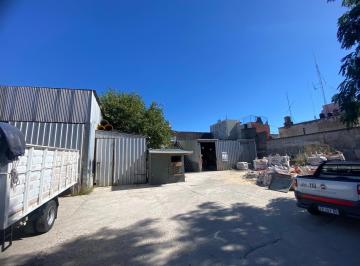Bodega-Galpón · 700m² · Deposito / Galpón en Alquiler en Vicente Lopez