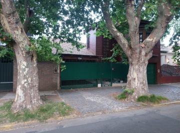 Casa de 6 ambientes, Almirante Brown · Chalet de 4 Dorm. Doble Cochera, Parque y Quincho