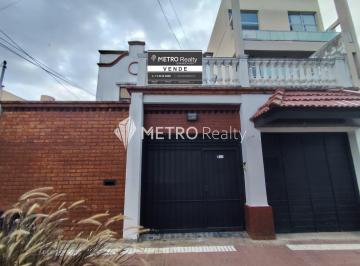 Casa · 341m² · 6 Ambientes · 3 Cocheras · Casa en Venta 6 Ambientes en Bernal Centro