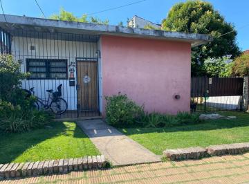 Casa · 114m² · 4 Ambientes · Venta Lote de 410 m², Casco de Pacheco con Dos Viviendas Distribuidas E Independientes.