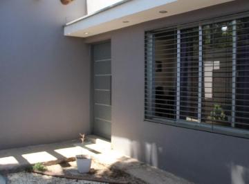 Casa · 90m² · 4 Ambientes · 2 Cocheras · Casa en Venta en Las Heras