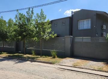 Casa de 9 ambientes, Córdoba · Vendo Soñada Casa 3 Dorm, Quincho, Estudio, Piscina - Villa Rivera Indarte - Apta Credito