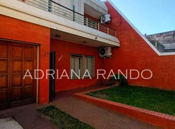 Casa de 4 ambientes, Versalles · Casa de 4 Ambientes en Dos Plantas con Garage – Jardin con Piscina y Quincho