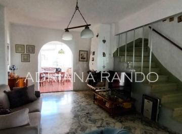 Casa de 5 ambientes, Villa del Parque · Casa de 4 Ambientes con Garage - Jardin - Quincho - Lote Propio de 8.66 X 18.71