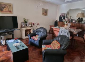 Casa · 150m² · 4 Ambientes · 1 Cochera · Casa Lote Propio 8.66x21.5 (Ideal 2 Familias)
