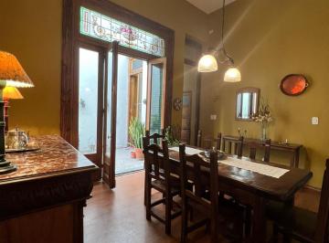Casa · 229m² · 6 Ambientes · 1 Cochera · Casa en Venta La Boca Cochera Refaccionada