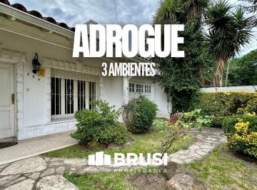 Casa · 114m² · 3 Ambientes · Casa en Adrogue 3 Ambientes en Venta con Cochera