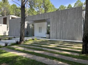 Casa · 200m² · 5 Ambientes · 1 Cochera · Casa Chalet en Venta en Pinamar Norte, Pinamar, Costa Atlántica