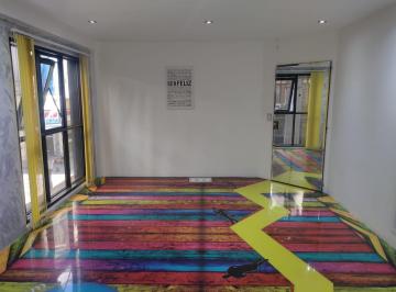 Oficina comercial · 92m² · 3 Ambientes · Oficina Radiante en Monserrat: Estilo Moderno, Colorida y Luminosa!