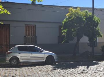 Casa de 4 ambientes, Almirante Brown · Excelente Propiedad con Frente a Calle Cordero, Esquina Manuel Spiro