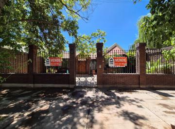 Casa · 310m² · 4 Dormitorios · 2 Cocheras · Darragueira Chacras de Coria