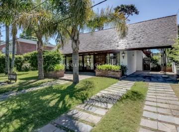 Foto1 · Venta de Casa en Playa Mansa de 4 Dorm.
