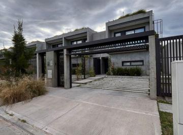 C21-094-993926_2 · Casa 4 Ambientes. | 501