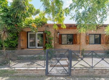 Casa · 62m² · 4 Ambientes · 1 Cochera · Casa en Altos de Pacheco