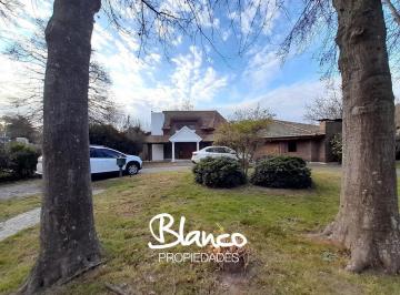 Casa · 300m² · 6 Ambientes · 1 Cochera · Casa en Venta en Mapuche Country Club, Pilar, G. B. a. Zona Norte