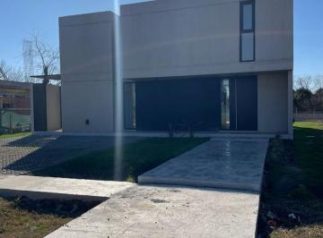 Casa · 150m² · 5 Ambientes · Casa - Greenville Polo & Resort