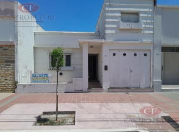 Casa · 4 Ambientes · 1 Cochera · Venta Casa de 4 Ambientes en Chivilcoy