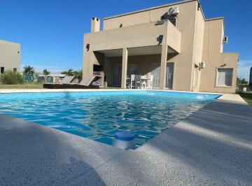 Casa · 160m² · 5 Ambientes · Venta Casa 5 Ambientes en Santa Juana en Canning