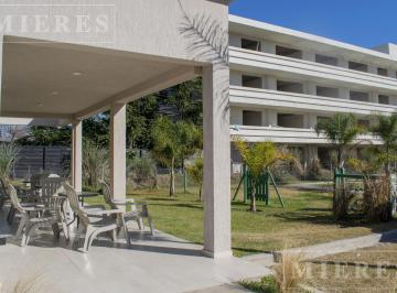 Departamento · 82m² · 3 Ambientes · 1 Cochera · Departamento en Venta en Saravi Village