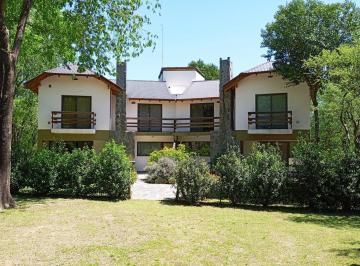 Casa · 360m² · 3 Ambientes · 1 Cochera · Casa en Villa General Belgrano