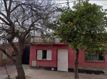 Casa · 75m² · 4 Ambientes · Venta Casa 2 Dorm., Cerca de Plaza Las Heras