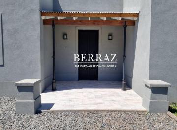 Casa · 130m² · 4 Ambientes · 2 Cocheras · Casa Alquiler Temporal 4 Ambientes en Los Palenques Manzanares Lote de 1100 m²