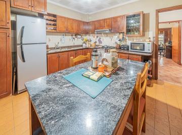 Casa · 204m² · 7 Ambientes · 3 Cocheras · Venta Casa 4 Ambientes en José León Suárez