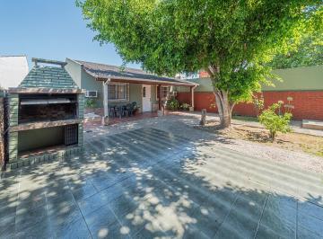 Casa · 204m² · 7 Ambientes · 3 Cocheras · Venta Casa 4 Ambientes en José León Suárez