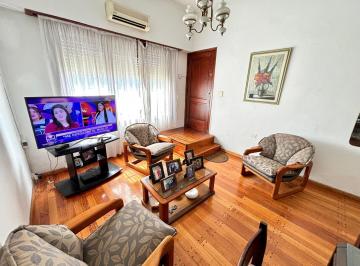 Casa · 80m² · 4 Ambientes · 2 Cocheras · PH Tipo Casa 4 Ambientes en Lomas de Zamora