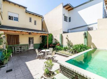 Casa · 240m² · 4 Ambientes · 1 Cochera · Venta Casa 4 Amb C/pileta Parrilla San Martin